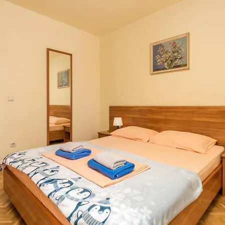 Stunning In Апартаменты Barbat na Rabu