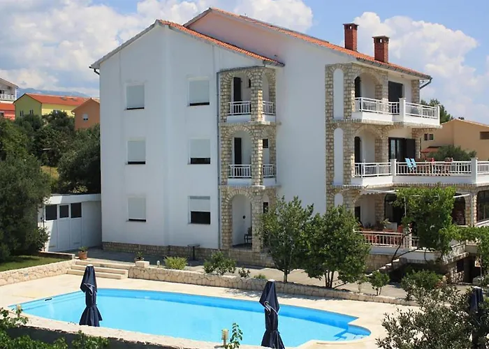 Stunning In Διαμέρισμα Barbat na Rabu